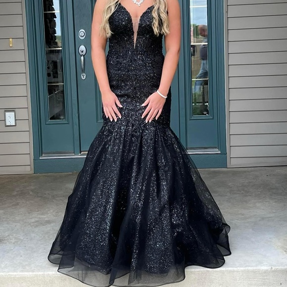 Black Mermaid Style Prom Dress - Picture 1 of 7